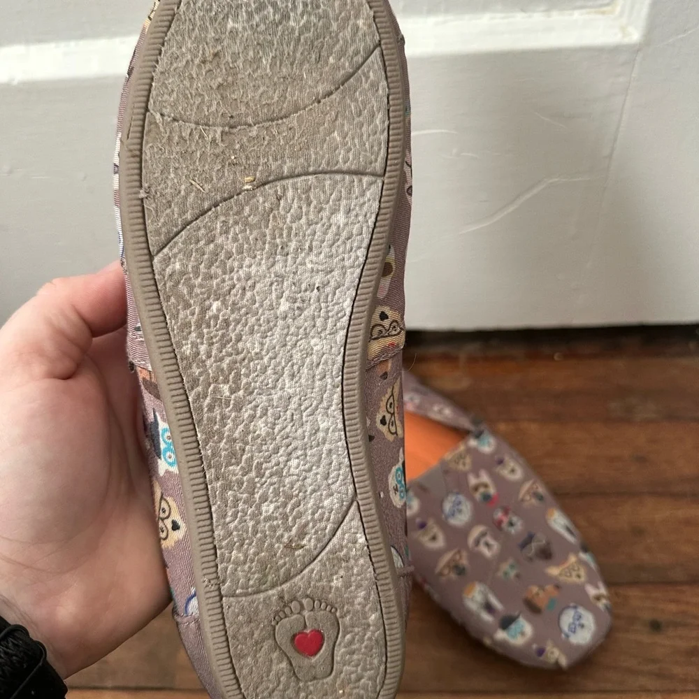 Women’s Slip-On Bob’s by sketchers Shoes with Fun Dog Print - Picture 3 of 4